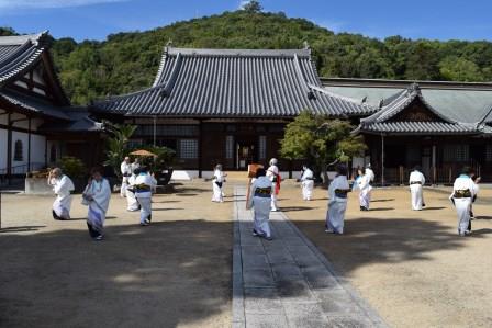 鴨方ひがさき踊り保存会長川寺