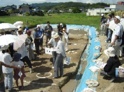 現地説明会の様子