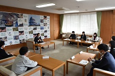 市長と新採用職員との座談会