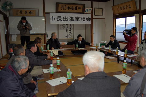 市長の出張座談会の画像