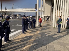 4月7日春の交通安全県民運動駅頭広報の画像1